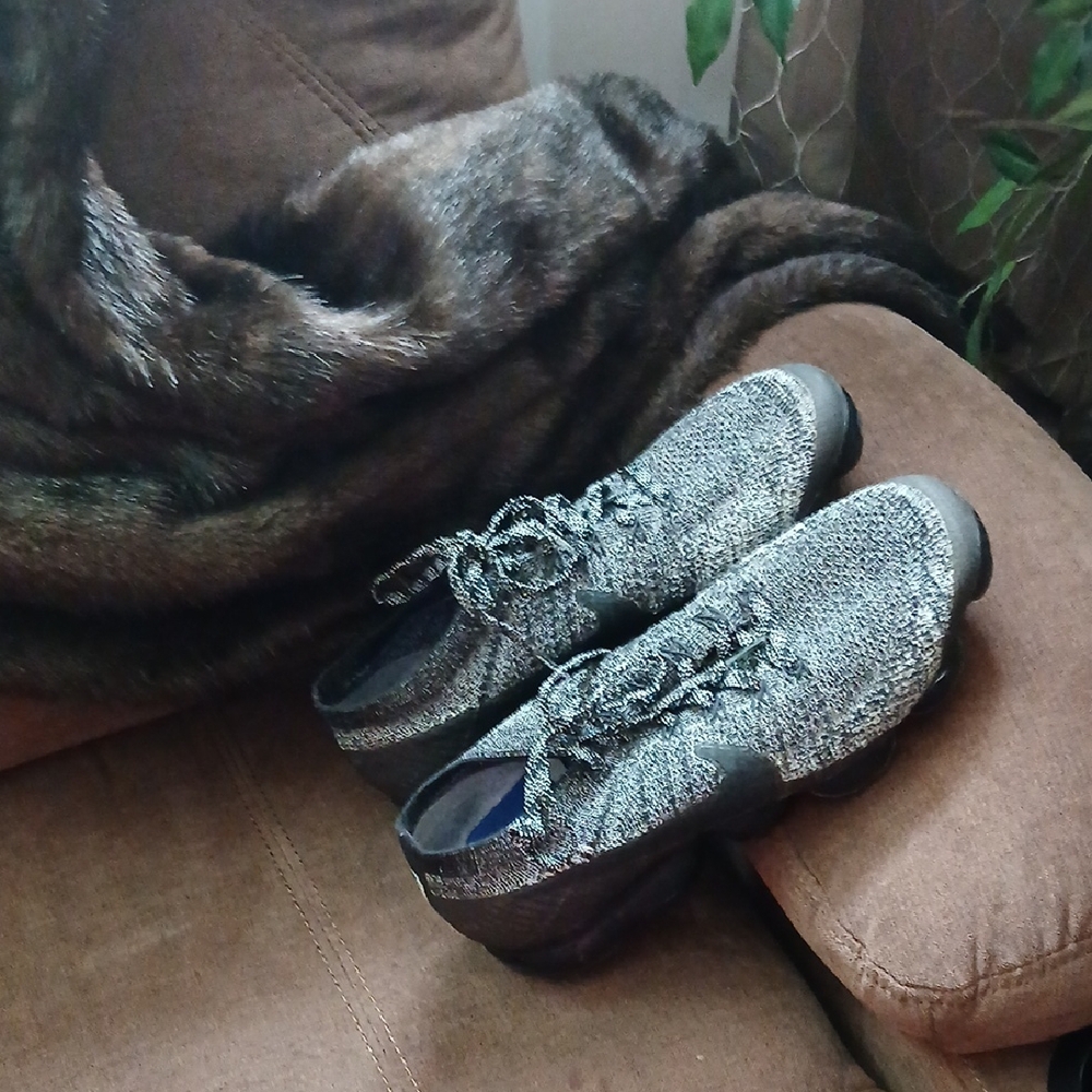 Nike Black and Gray Athletic Shoes Womens 11 Mens 9 Unisex.